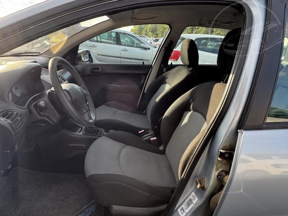 2004 Peugeot 206 - 10