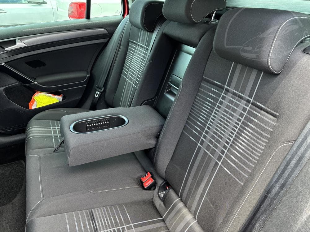 2015 Volkswagen Golf - 11