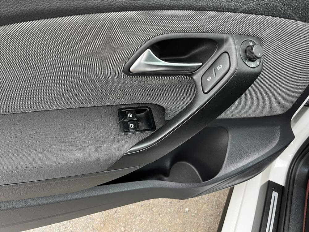 2010 Volkswagen POLO - 12