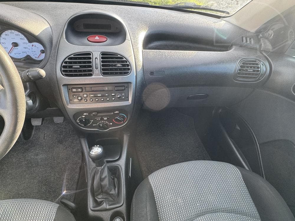2004 Peugeot 206 - 12