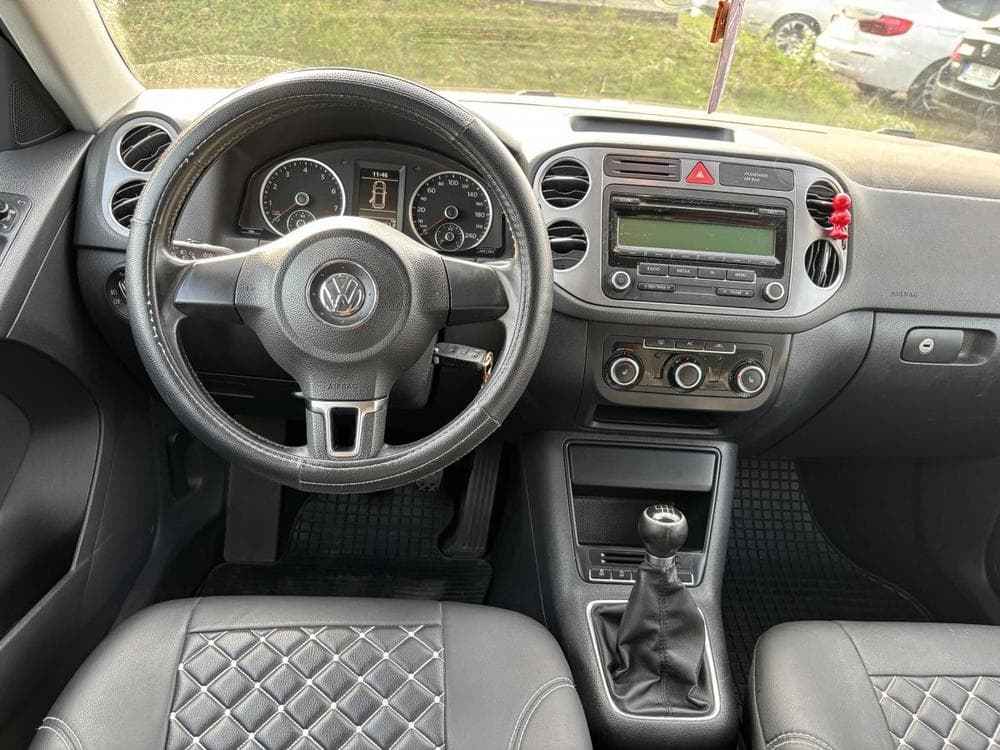 2011 Volkswagen TIGUAN - 13