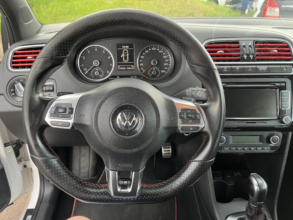 2010 Volkswagen POLO - 17