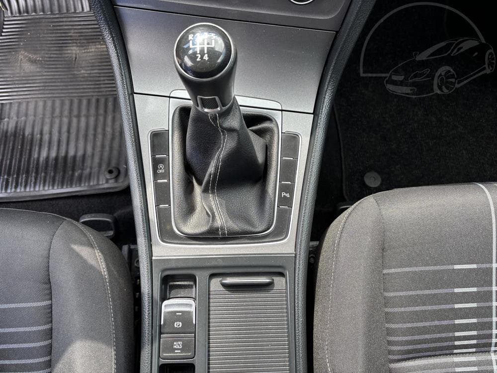 2015 Volkswagen Golf - 17