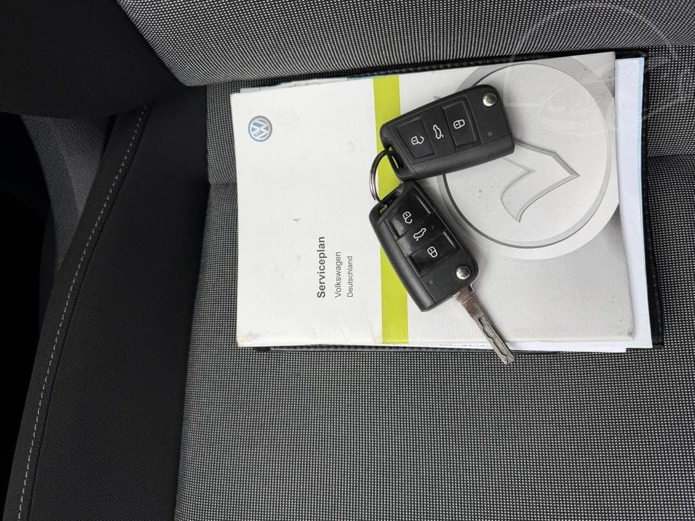 2015 Volkswagen GOLF - 33