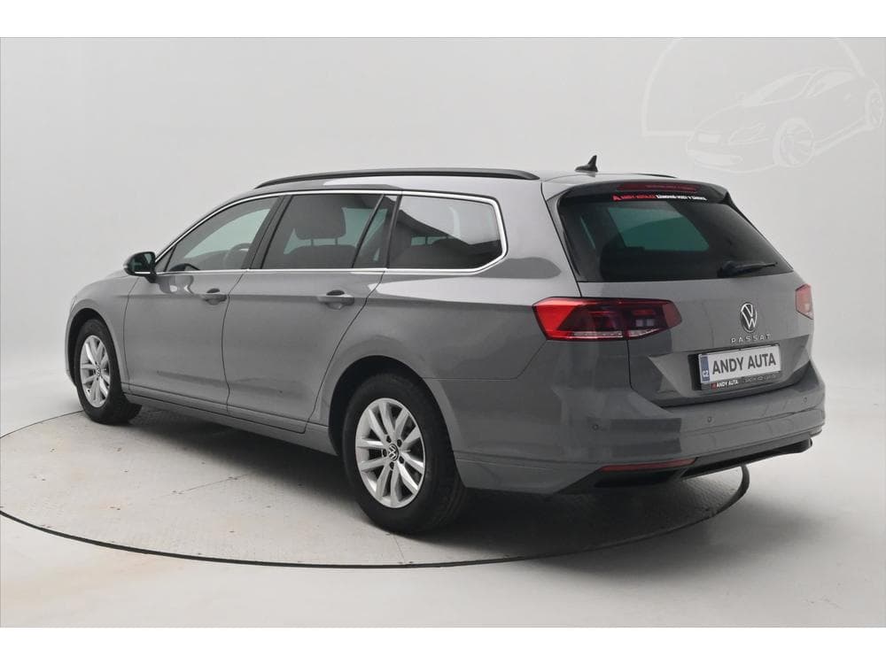 2022 Volkswagen PASSAT - 25