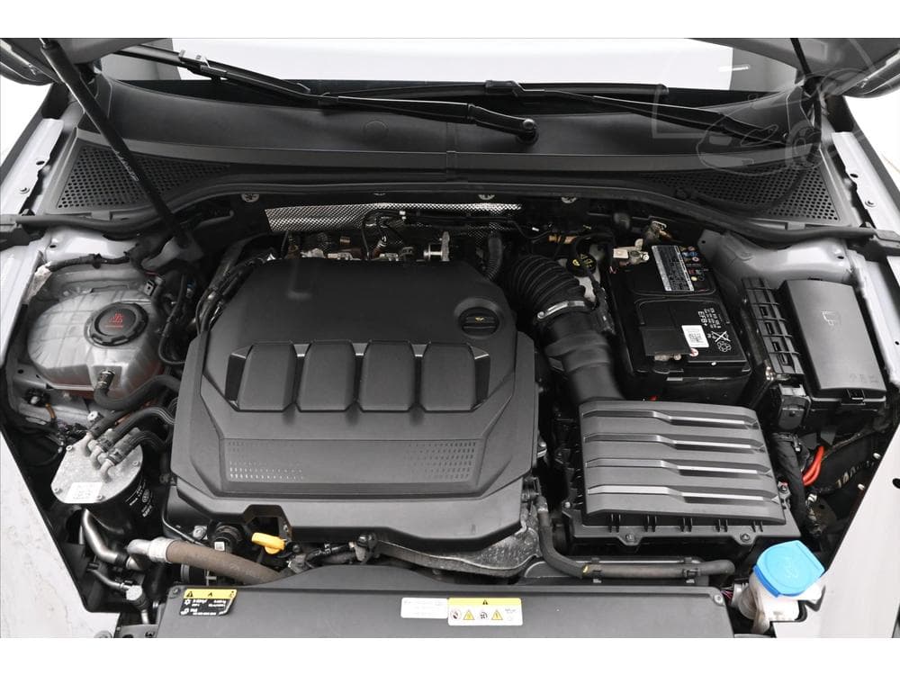 2022 Volkswagen PASSAT - 33