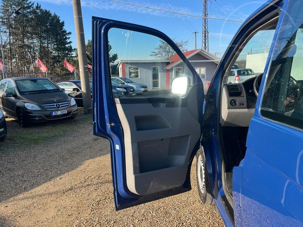 2007 Volkswagen CARAVELLE - 11