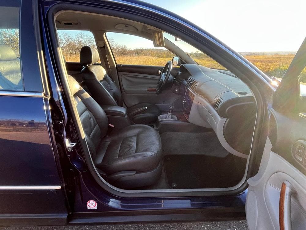 2001 Volkswagen PASSAT - 18