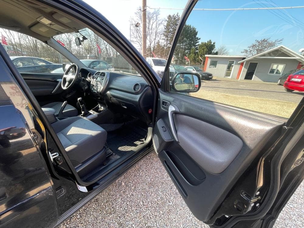 2005 Toyota Rav4 - 35