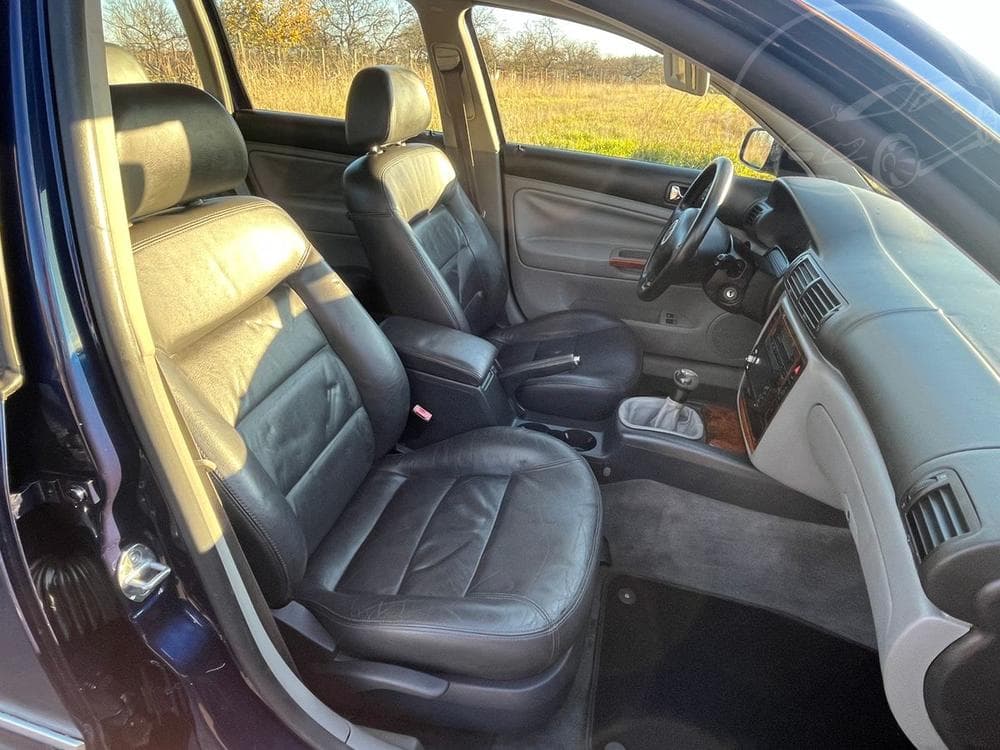 2001 Volkswagen PASSAT - 19