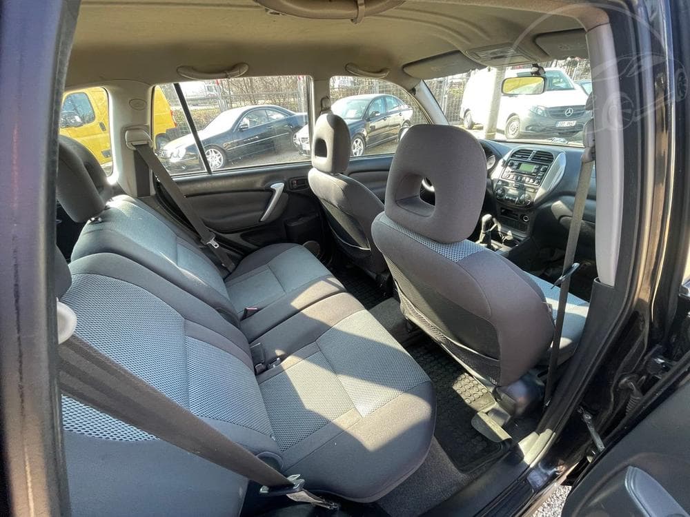 2005 Toyota Rav4 - 37