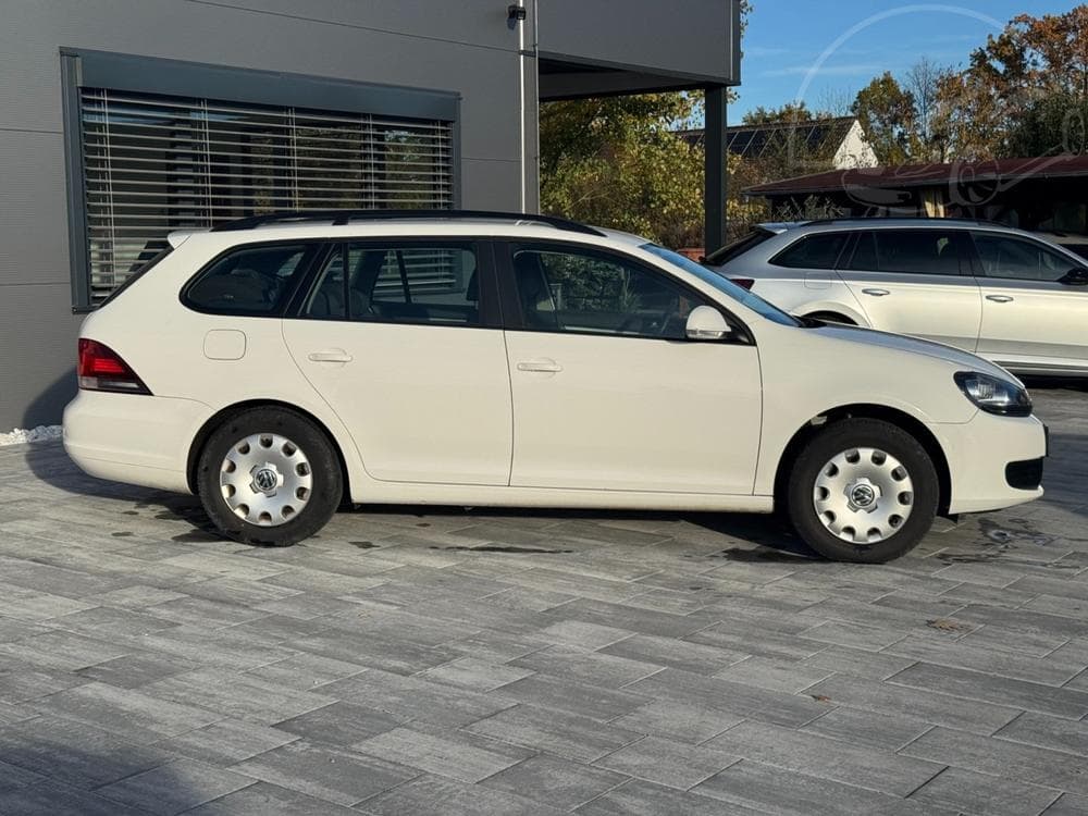 2013 Volkswagen Golf - 7