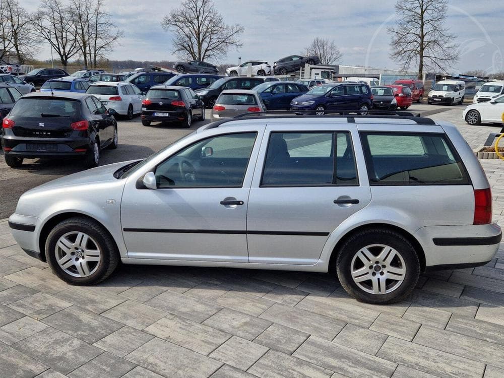 2003 Volkswagen Golf - 9