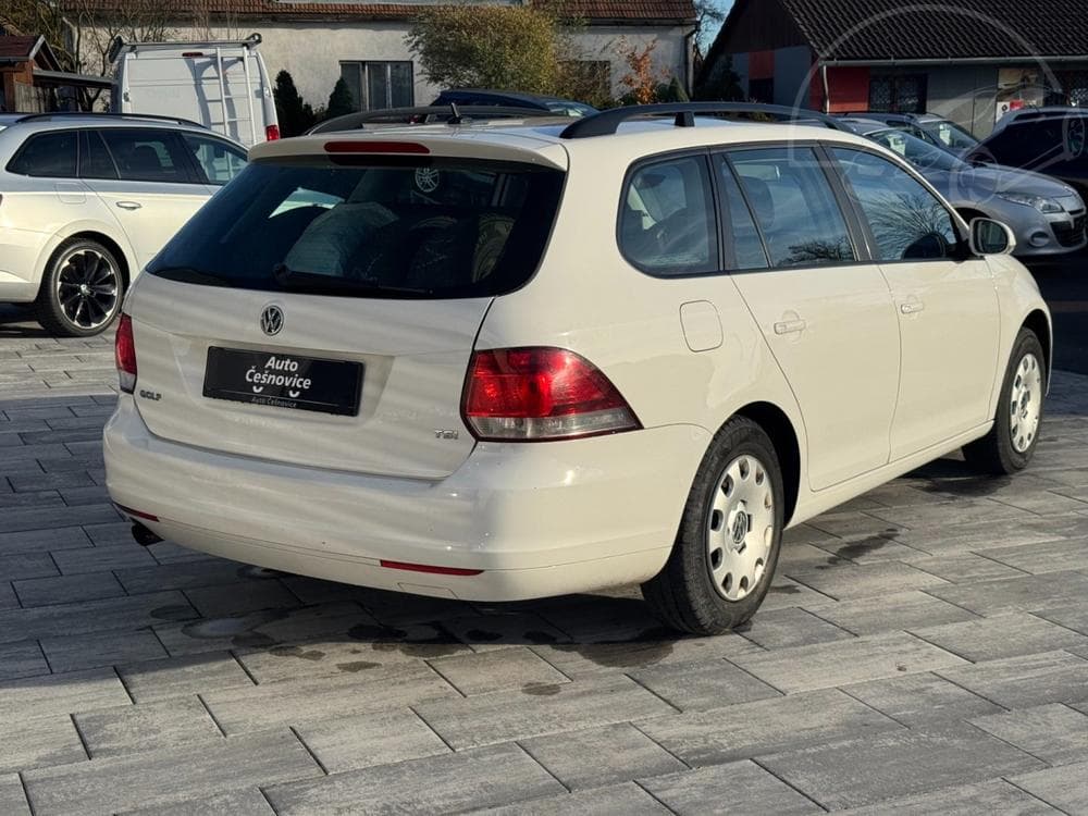 2013 Volkswagen Golf - 9