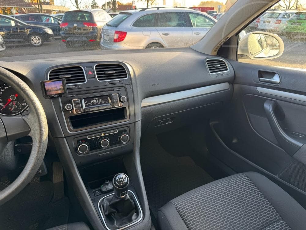 2013 Volkswagen Golf - 31