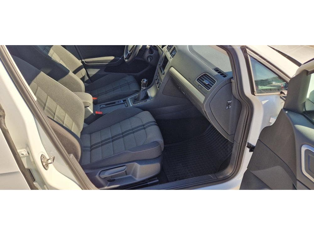2016 Volkswagen GOLF - 16