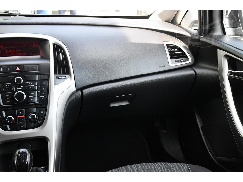 2011 Opel ASTRA - 8