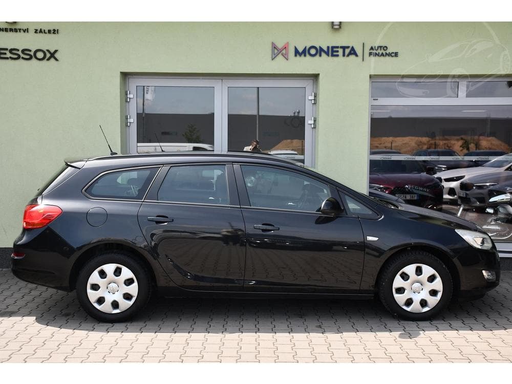 2011 Opel ASTRA - 12