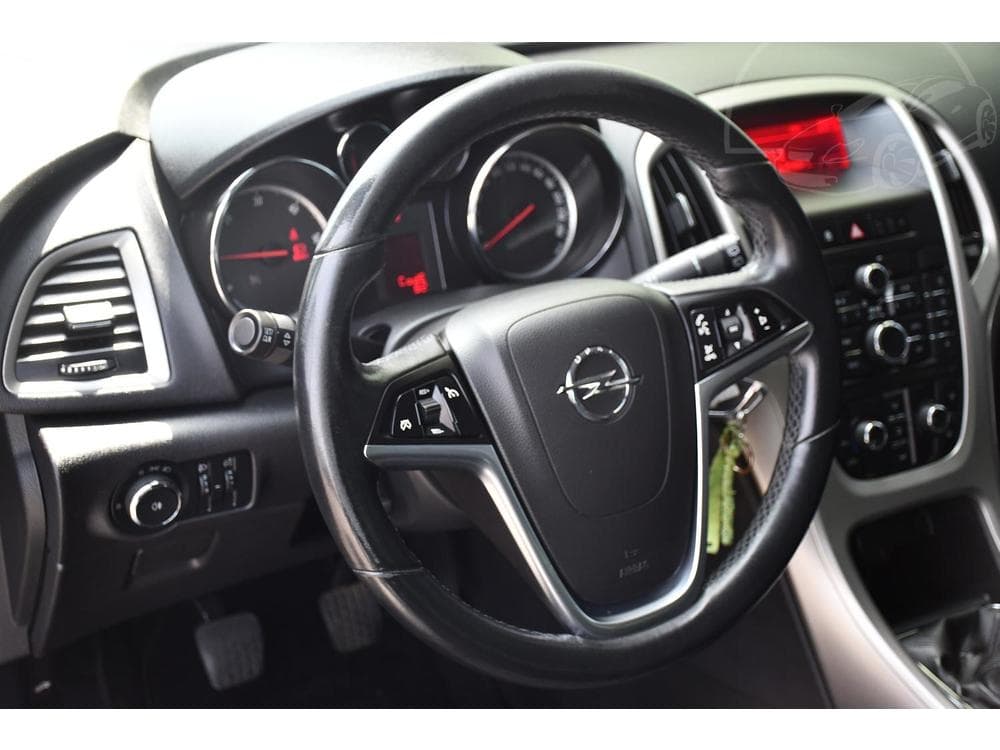 2011 Opel ASTRA - 16