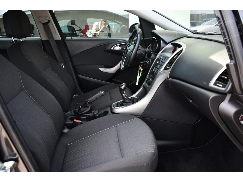 2011 Opel ASTRA - 17