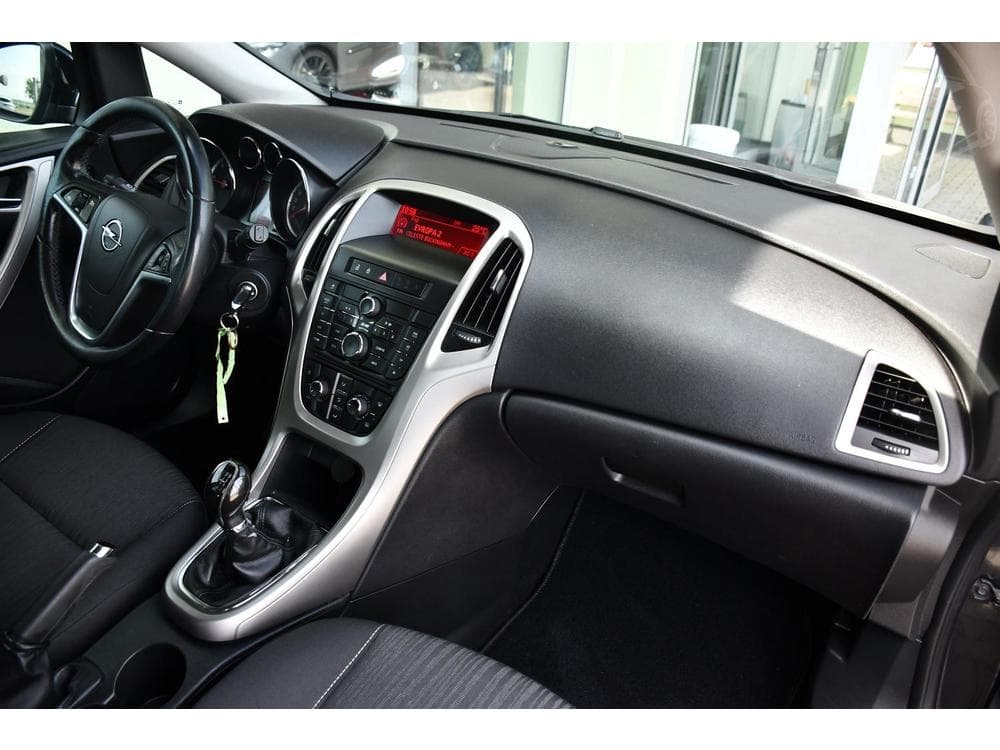 2011 Opel ASTRA - 18
