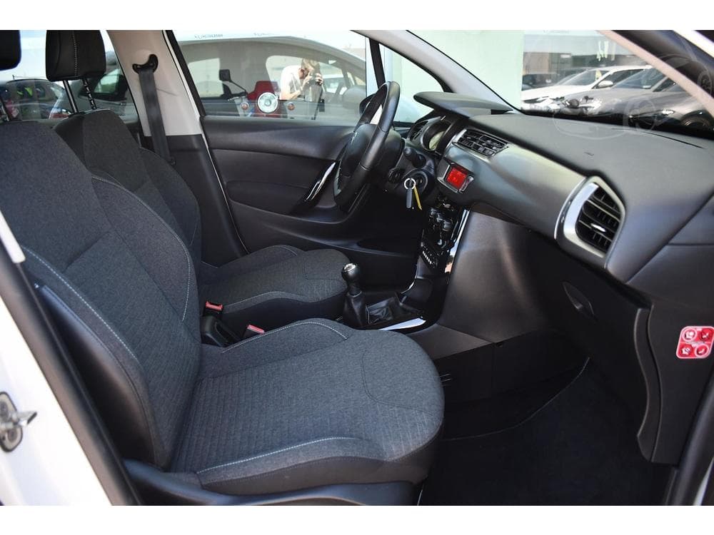 2016 Citroen C3 - 18