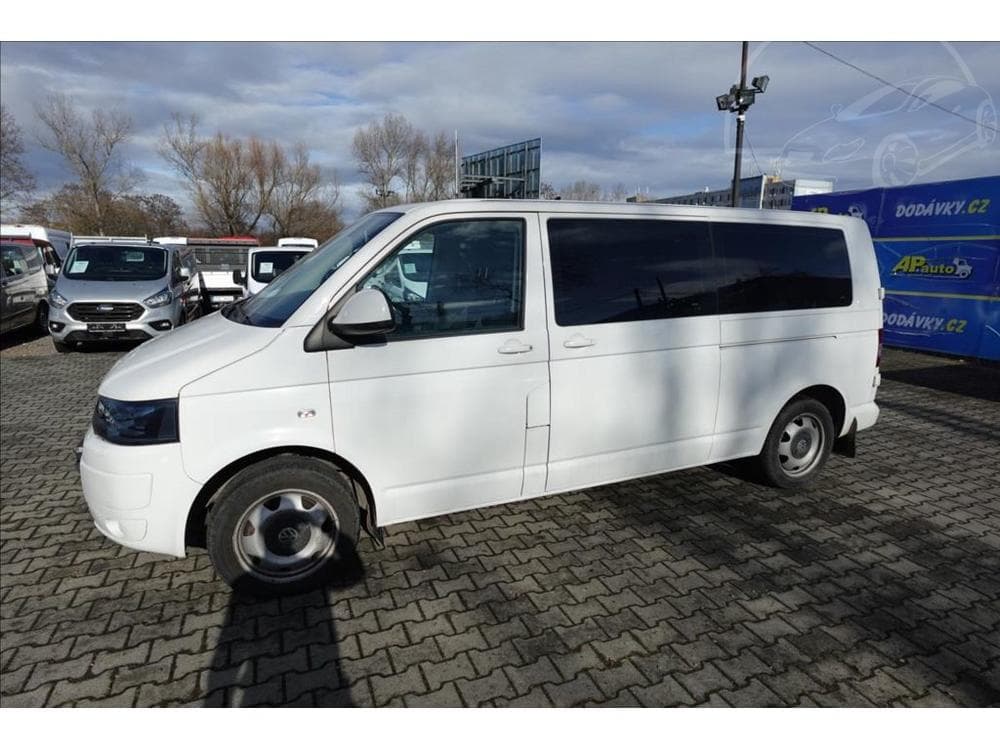 2013 Volkswagen Caravelle - 2