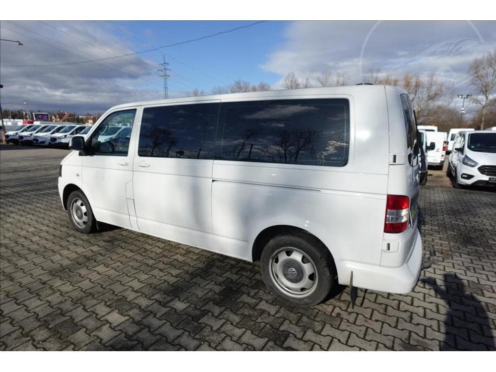 2013 Volkswagen Caravelle - 12