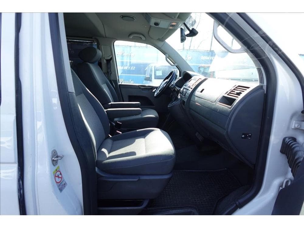 2013 Volkswagen Caravelle - 18