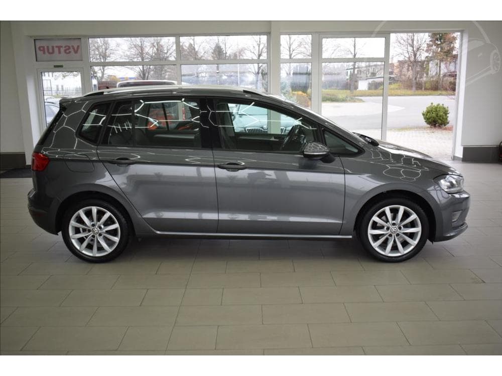 2017 Volkswagen Golf - 4