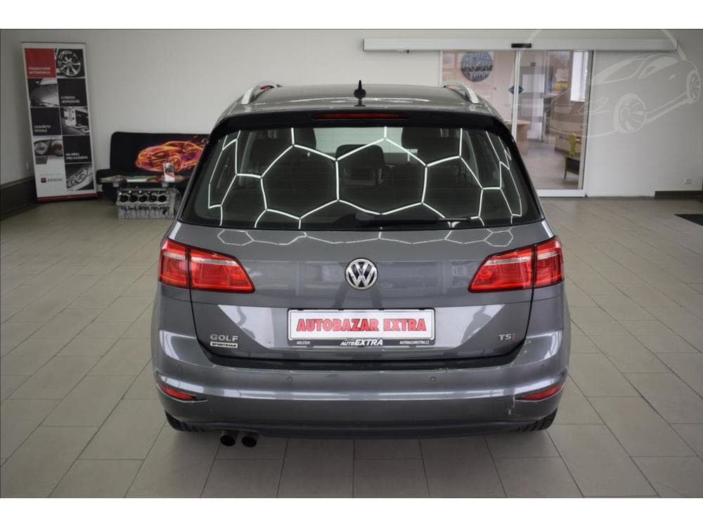 2017 Volkswagen Golf - 7