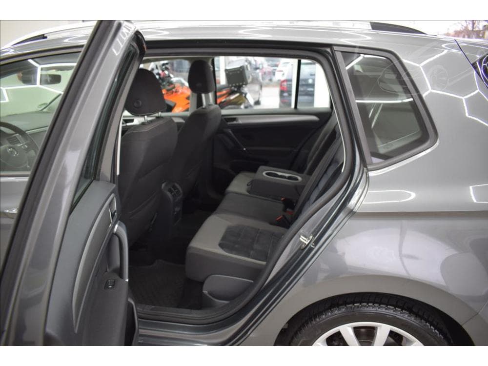 2017 Volkswagen Golf - 11