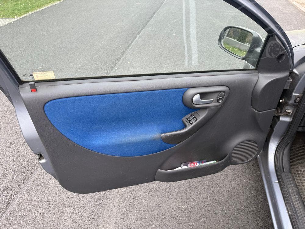 2002 Opel CORSA - 11