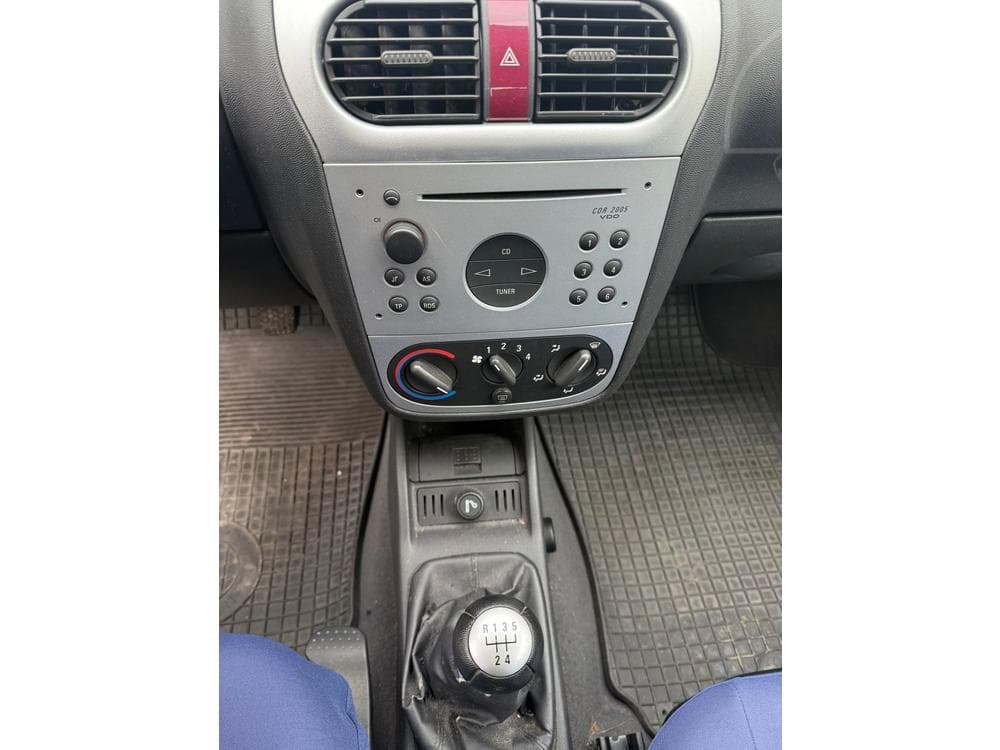 2002 Opel CORSA - 16
