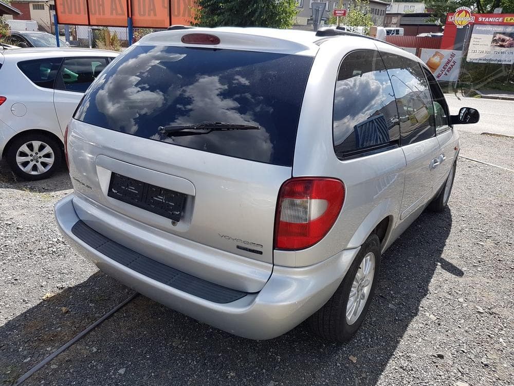 2006 Chrysler VOYAGER - 6