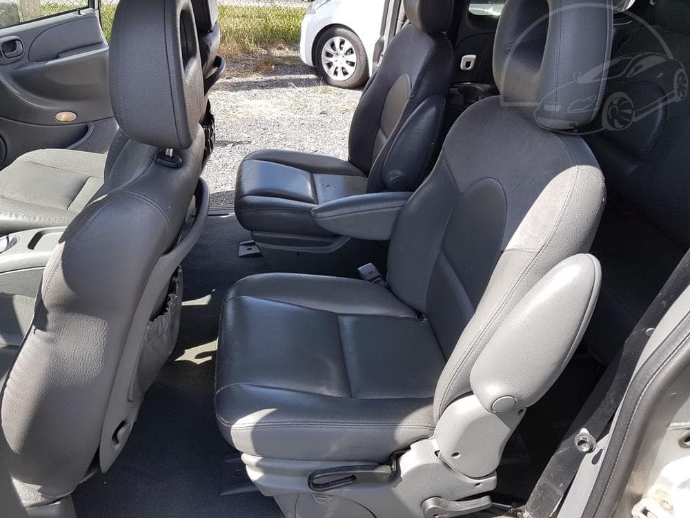 2006 Chrysler VOYAGER - 9