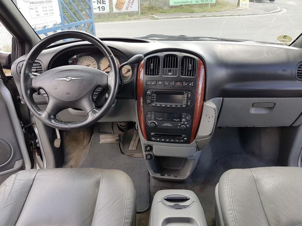 2006 Chrysler VOYAGER - 14