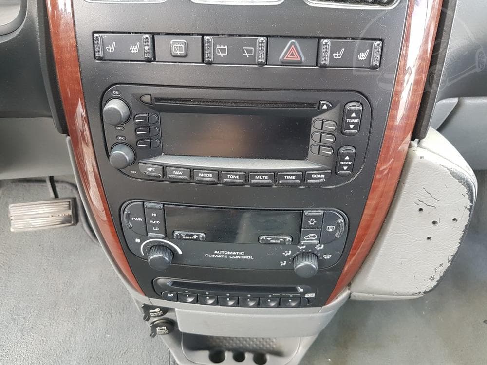 2006 Chrysler VOYAGER - 15