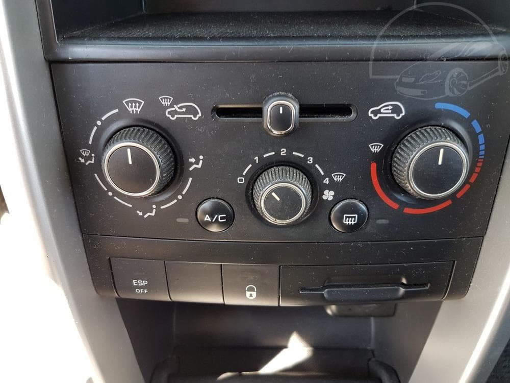 2012 Peugeot 207 - 14