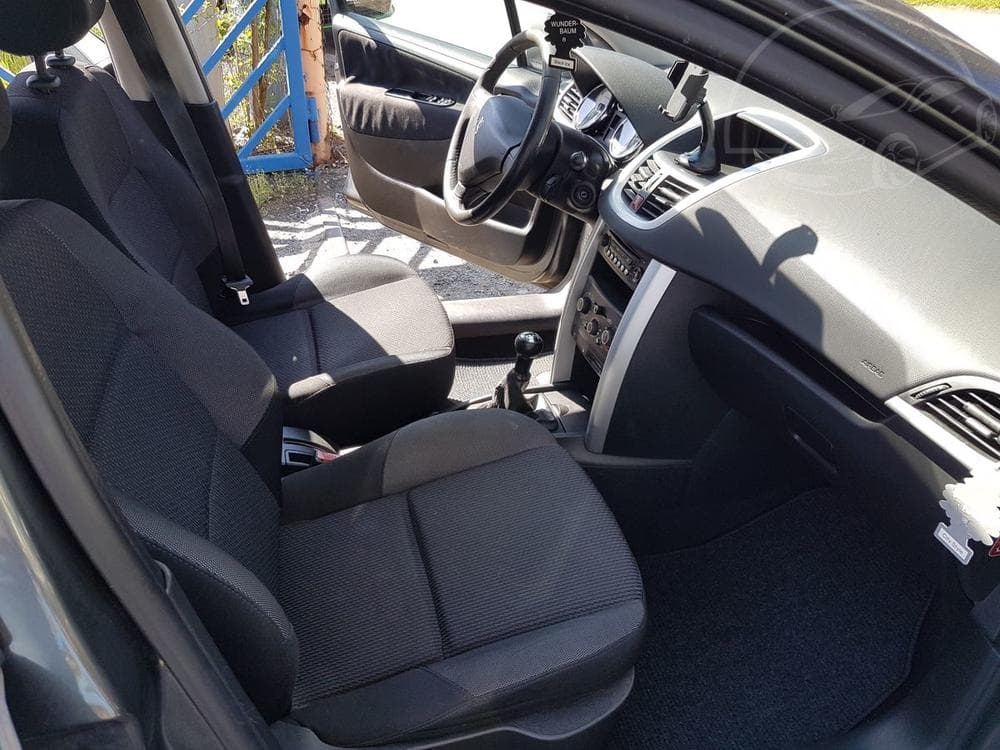 2012 Peugeot 207 - 16