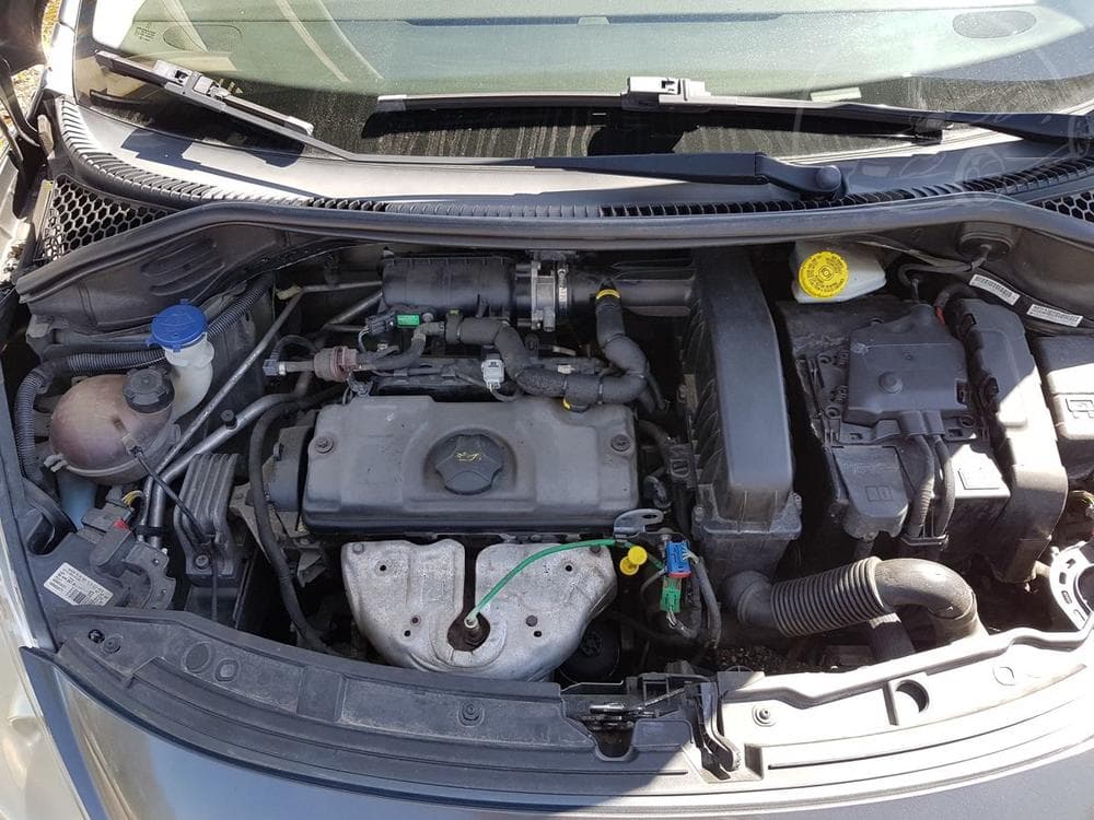 2012 Peugeot 207 - 17