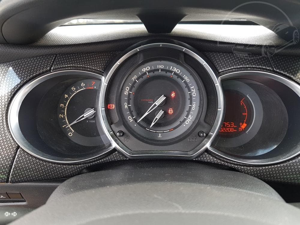 2012 Citroen DS3 - 15