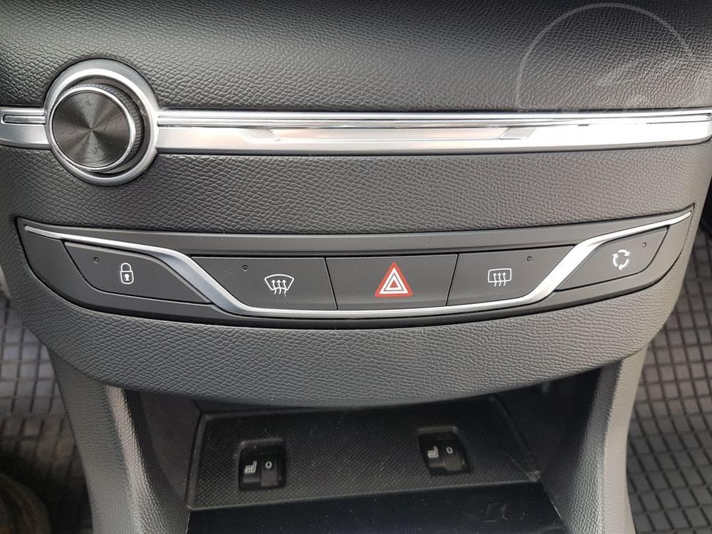 2018 Peugeot 308 - 16