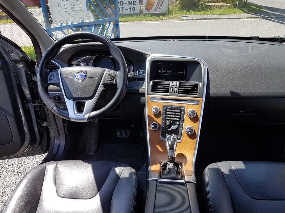 2016 Volvo XC60 - 14