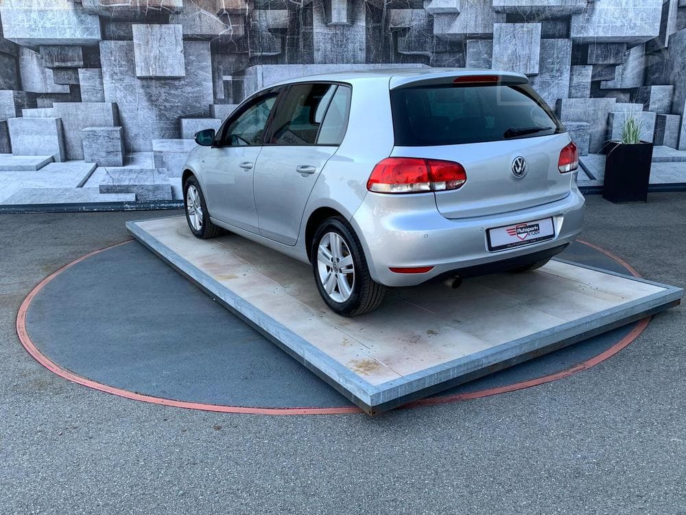 2012 Volkswagen GOLF - 8