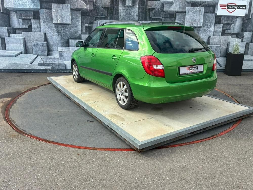 2010 Škoda FABIA - 8