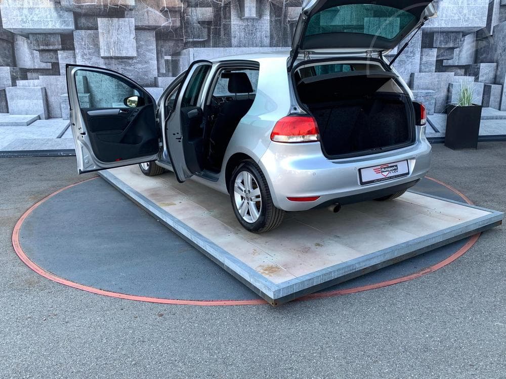 2012 Volkswagen GOLF - 9