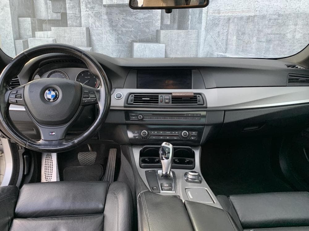 2011 BMW 5-Series - 13