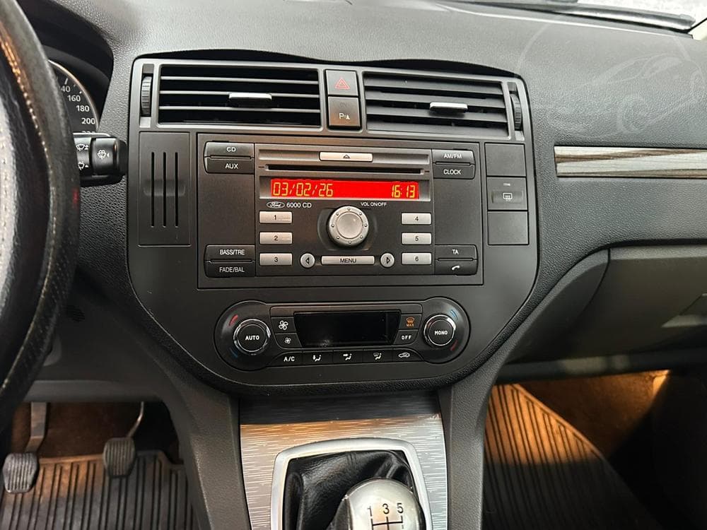 2010 Ford C-Max - 13