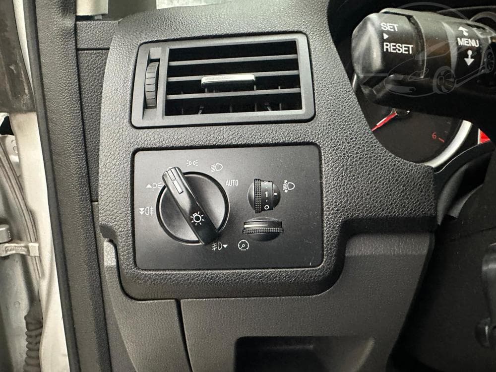 2010 Ford C-Max - 15